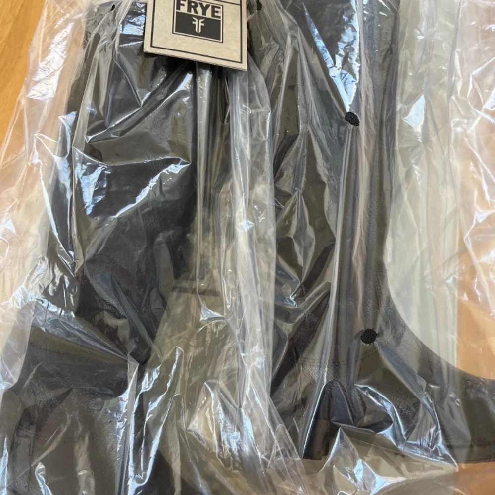 Frye Melissa Button  Back Zip Leather Riding Boots size 6.5 New With Tags - Picture 2 of 5